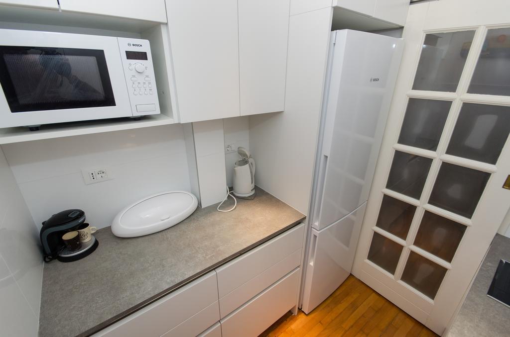 Apartment Noemi Ровин Екстериор снимка